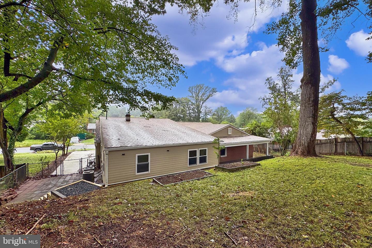 5807 ACCOMAC ST, SPRINGFIELD, Virginia 22150, 5 Bedrooms Bedrooms, ,2 BathroomsBathrooms,Residential,For sale,5807 ACCOMAC ST,VAFX2264522 MLS # VAFX2264522