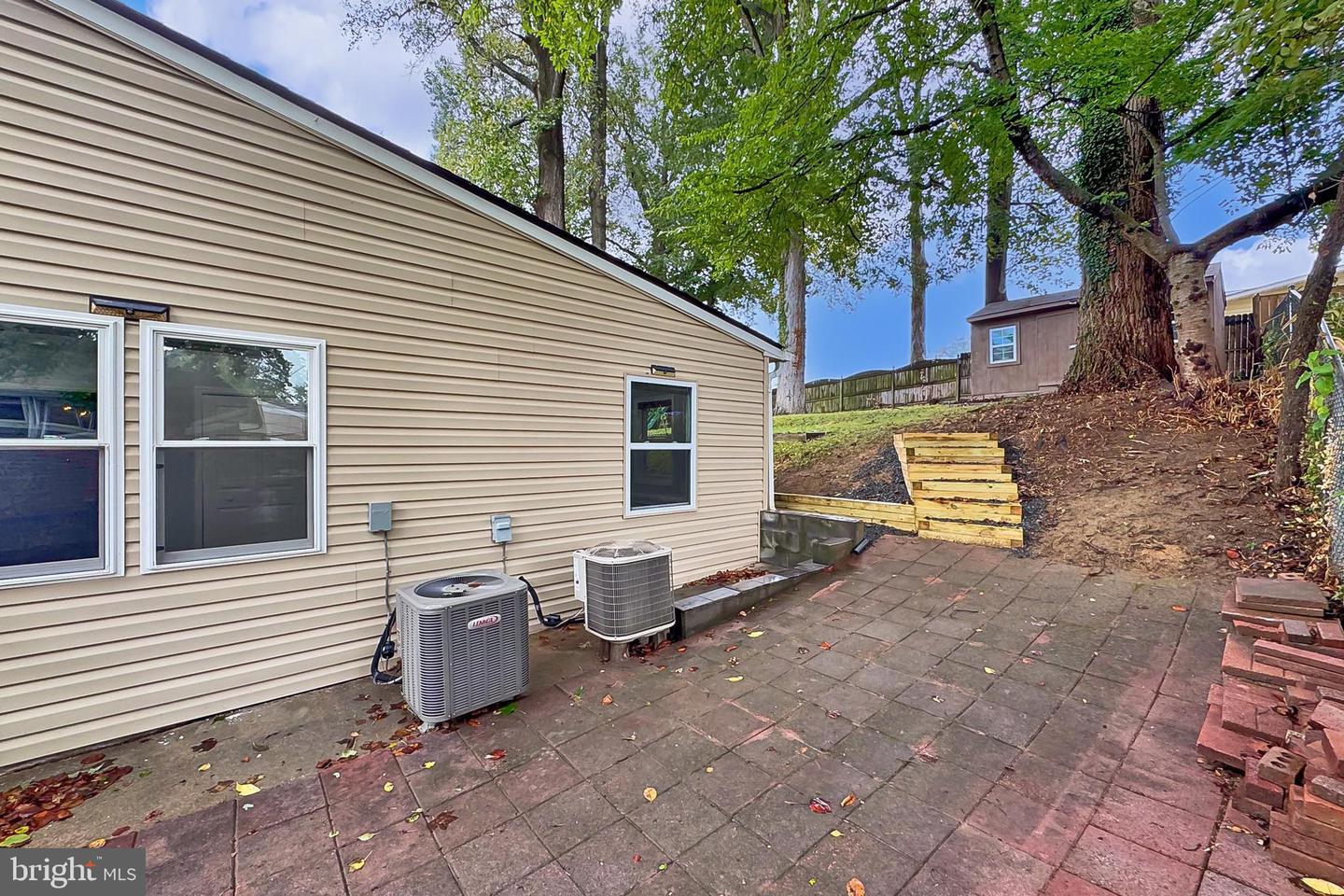 5807 ACCOMAC ST, SPRINGFIELD, Virginia 22150, 5 Bedrooms Bedrooms, ,2 BathroomsBathrooms,Residential,For sale,5807 ACCOMAC ST,VAFX2264522 MLS # VAFX2264522