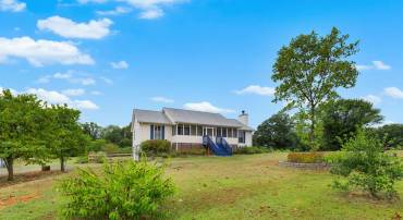 9178 HANNAH DUSTIN, CATLETT, Virginia 20119, 3 Bedrooms Bedrooms, ,2 BathroomsBathrooms,Residential,For sale,9178 HANNAH DUSTIN,VAFQ2018142 MLS # VAFQ2018142