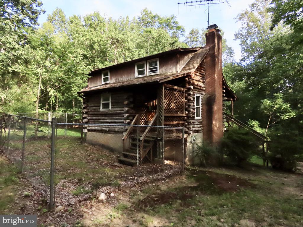 300 SEVEN PONDS RD, AMISSVILLE, Virginia 20106, 3 Bedrooms Bedrooms, ,2 BathroomsBathrooms,Residential,For sale,300 SEVEN PONDS RD,VARP2002250 MLS # VARP2002250