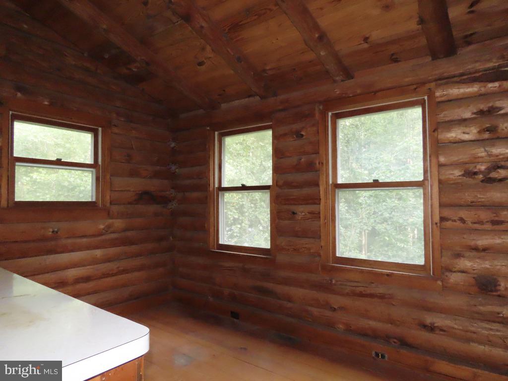 300 SEVEN PONDS RD, AMISSVILLE, Virginia 20106, 3 Bedrooms Bedrooms, ,2 BathroomsBathrooms,Residential,For sale,300 SEVEN PONDS RD,VARP2002250 MLS # VARP2002250