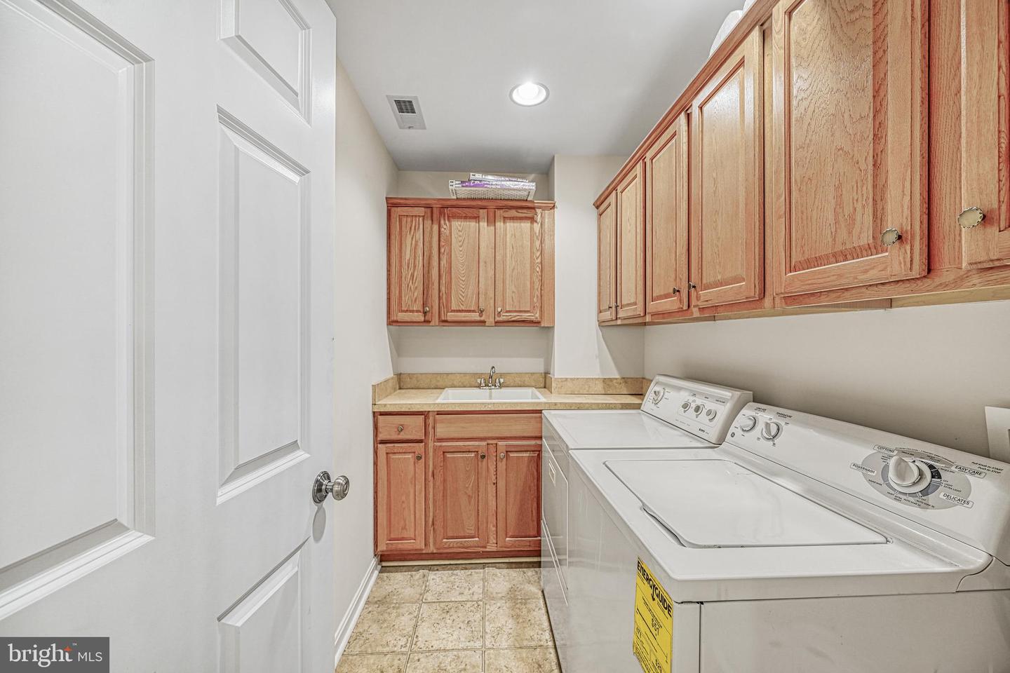 13308 BLACK WALNUT LN, SPOTSYLVANIA, Virginia 22551, 6 Bedrooms Bedrooms, ,6 BathroomsBathrooms,Residential,For sale,13308 BLACK WALNUT LN,VASP2036092 MLS # VASP2036092