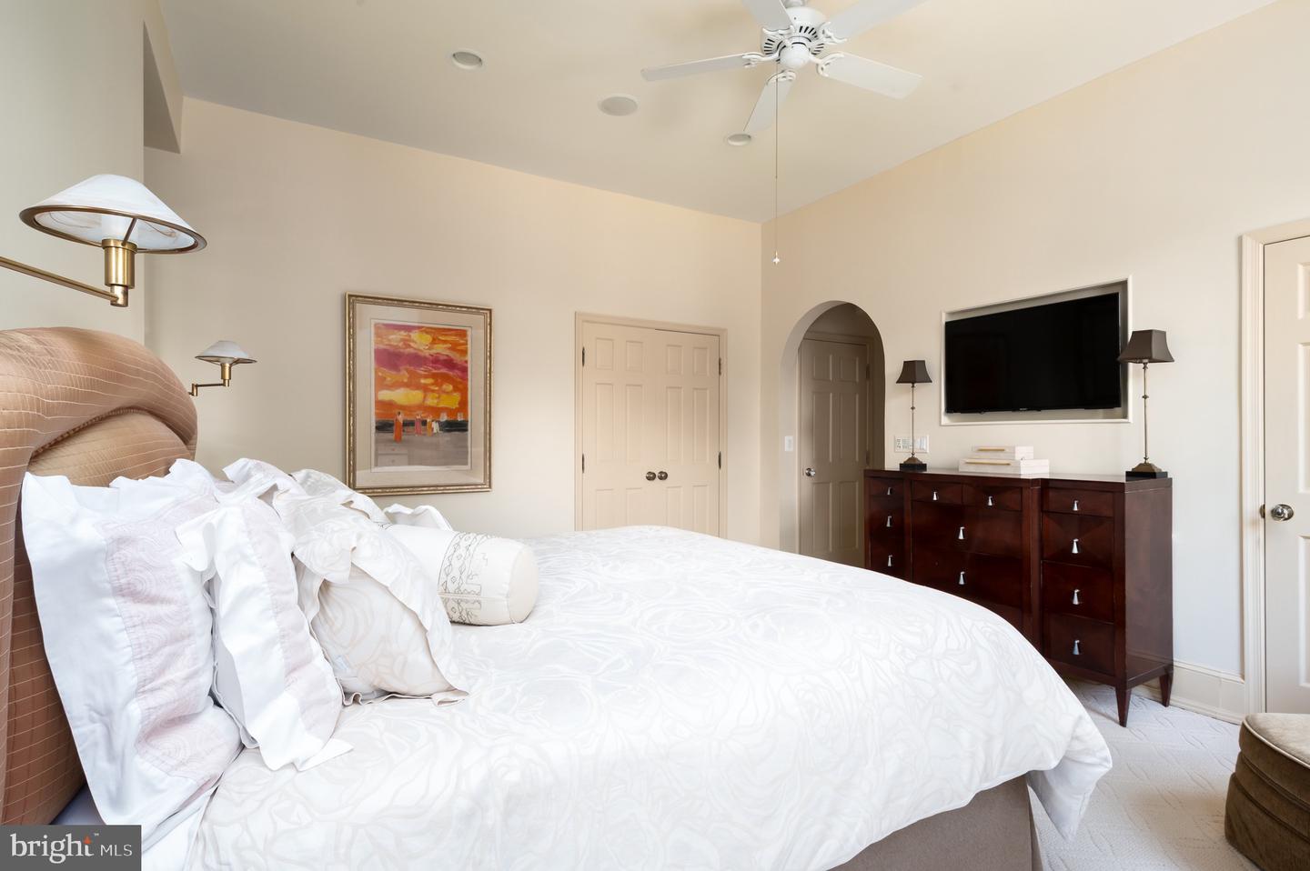 1335 VERMONT AVE NW, WASHINGTON, District Of Columbia 20005, 3 Bedrooms Bedrooms, ,3 BathroomsBathrooms,Residential,For sale,1335 VERMONT AVE NW,DCDC2221640 MLS # DCDC2221640