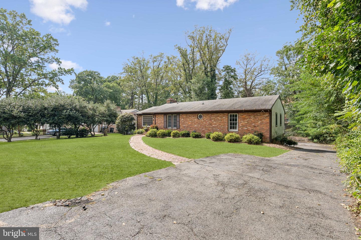 3110 JUNIPER LN, FALLS CHURCH, Virginia 22044, 4 Bedrooms Bedrooms, ,3 BathroomsBathrooms,Residential,For sale,3110 JUNIPER LN,VAFX2266220 MLS # VAFX2266220