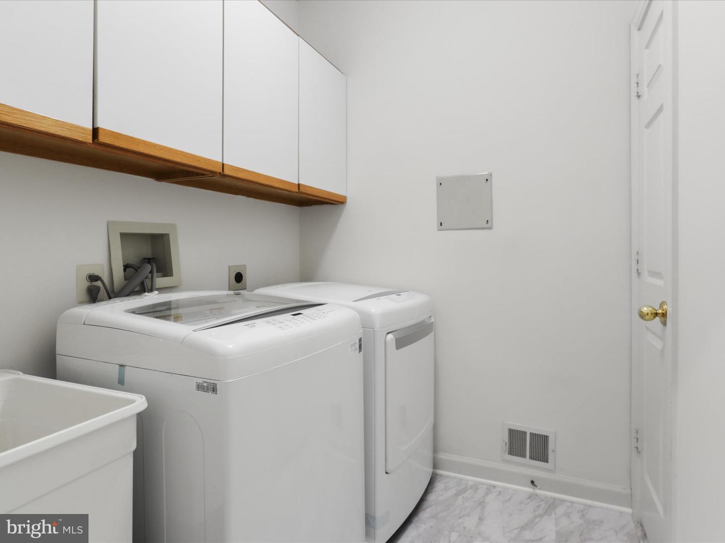 12000 CALIE CT, FAIRFAX, Virginia 22033, 3 Bedrooms Bedrooms, ,3 BathroomsBathrooms,Residential,For sale,12000 CALIE CT,VAFX2266328 MLS # VAFX2266328