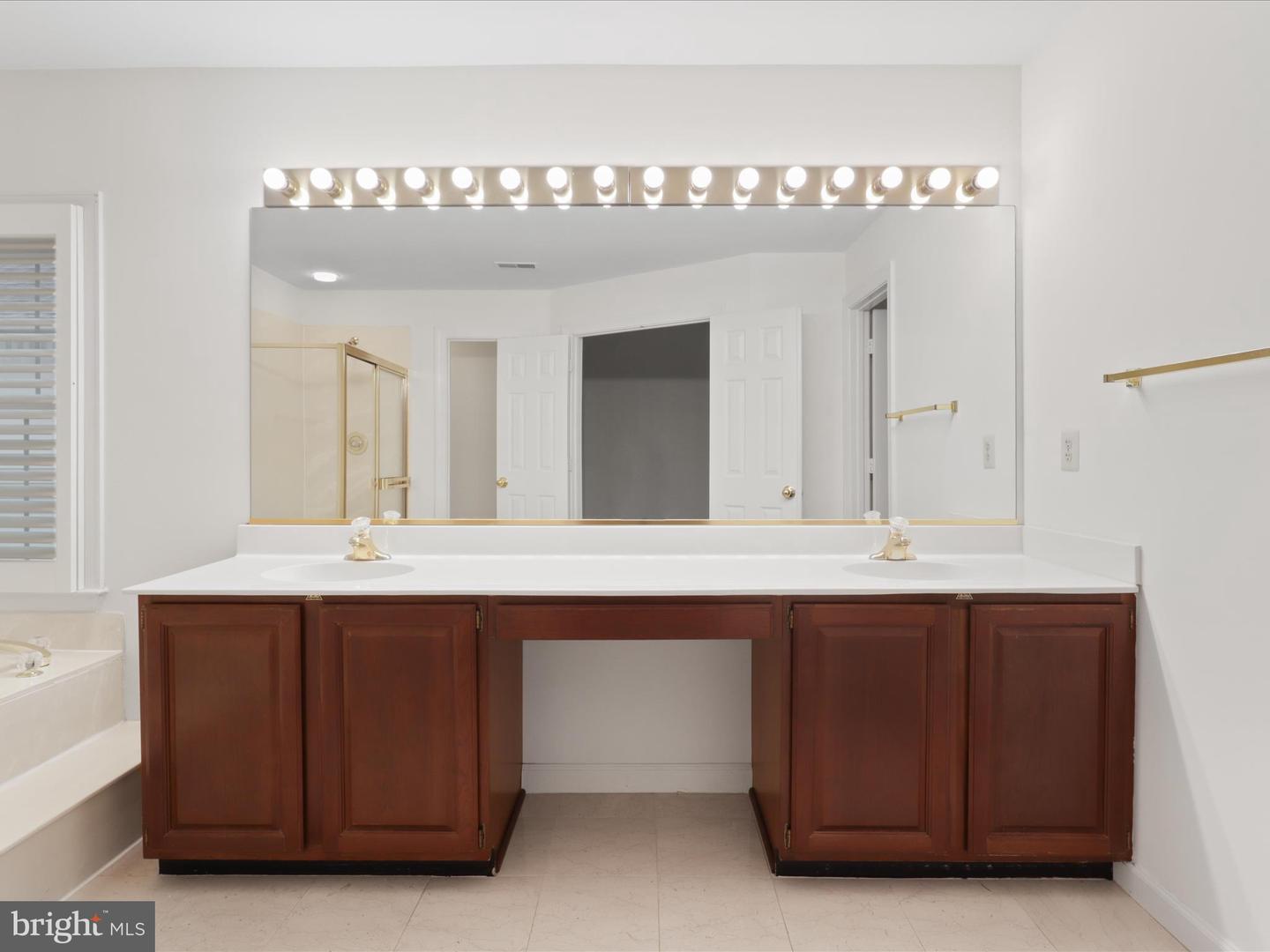 12000 CALIE CT, FAIRFAX, Virginia 22033, 3 Bedrooms Bedrooms, ,3 BathroomsBathrooms,Residential,For sale,12000 CALIE CT,VAFX2266328 MLS # VAFX2266328