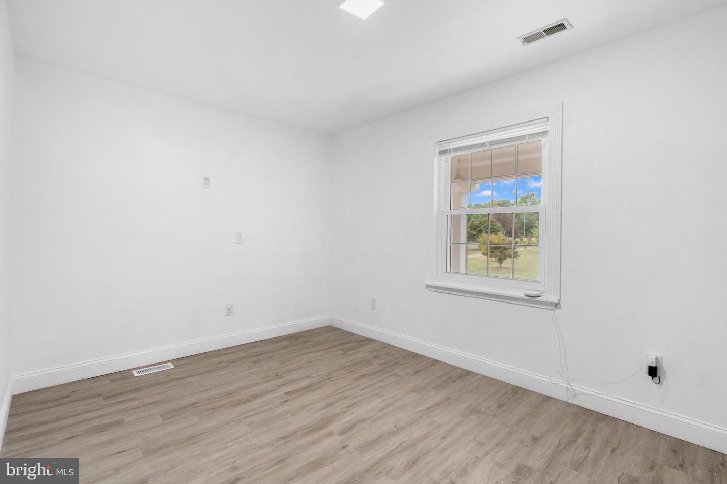 19 TWIN SPRINGS DR, FREDERICKSBURG, Virginia 22407, 5 Bedrooms Bedrooms, ,4 BathroomsBathrooms,Residential,For sale,19 TWIN SPRINGS DR,VASP2036164 MLS # VASP2036164