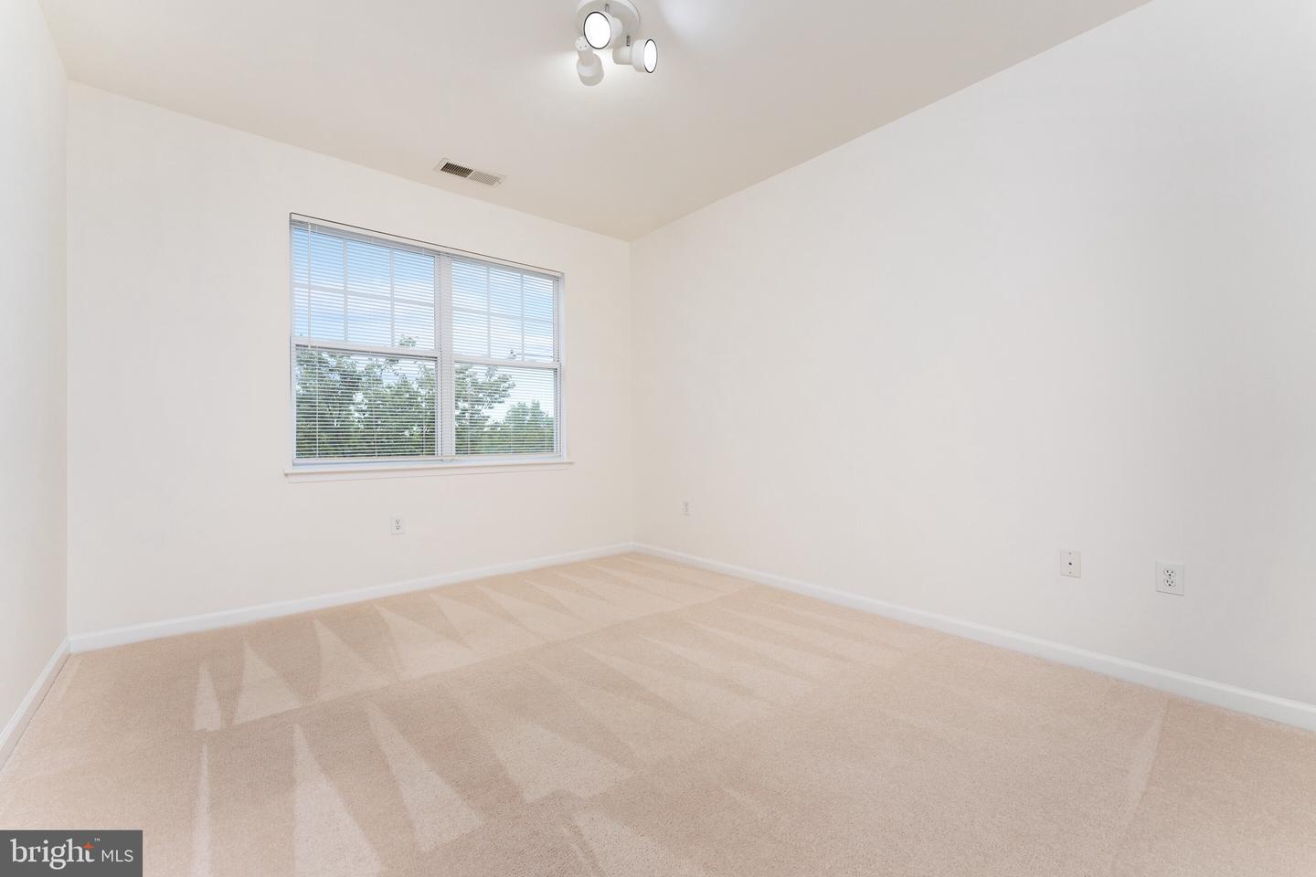 12925 CENTRE PARK CIR #311, HERNDON, Virginia 20171, 2 Bedrooms Bedrooms, ,2 BathroomsBathrooms,Residential,For sale,12925 CENTRE PARK CIR #311,VAFX2266932 MLS # VAFX2266932