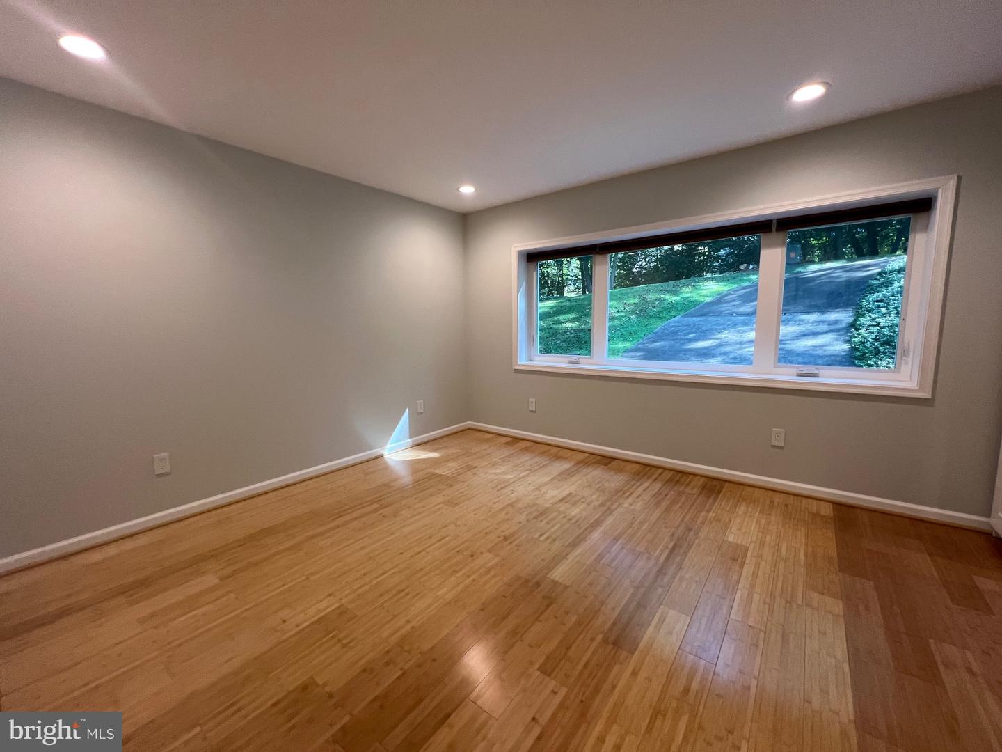 247 SPRINGVALE RD, GREAT FALLS, Virginia 22066, 4 Bedrooms Bedrooms, ,4 BathroomsBathrooms,Residential,For sale,247 SPRINGVALE RD,VAFX2266446 MLS # VAFX2266446