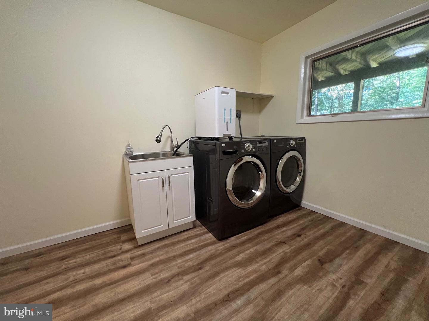 247 SPRINGVALE RD, GREAT FALLS, Virginia 22066, 4 Bedrooms Bedrooms, ,4 BathroomsBathrooms,Residential,For sale,247 SPRINGVALE RD,VAFX2266446 MLS # VAFX2266446
