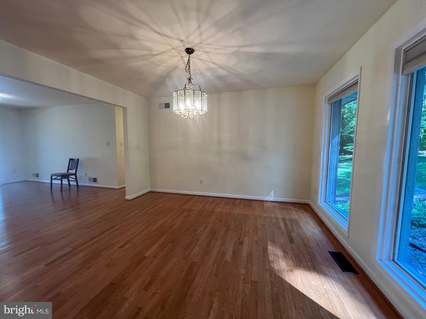 247 SPRINGVALE RD, GREAT FALLS, Virginia 22066, 4 Bedrooms Bedrooms, ,4 BathroomsBathrooms,Residential,For sale,247 SPRINGVALE RD,VAFX2266446 MLS # VAFX2266446