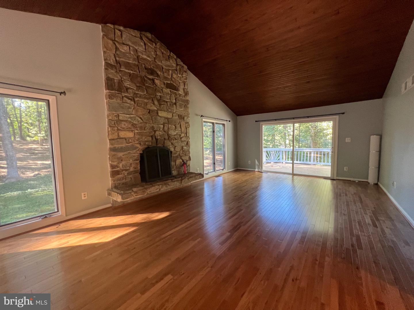 247 SPRINGVALE RD, GREAT FALLS, Virginia 22066, 4 Bedrooms Bedrooms, ,4 BathroomsBathrooms,Residential,For sale,247 SPRINGVALE RD,VAFX2266446 MLS # VAFX2266446