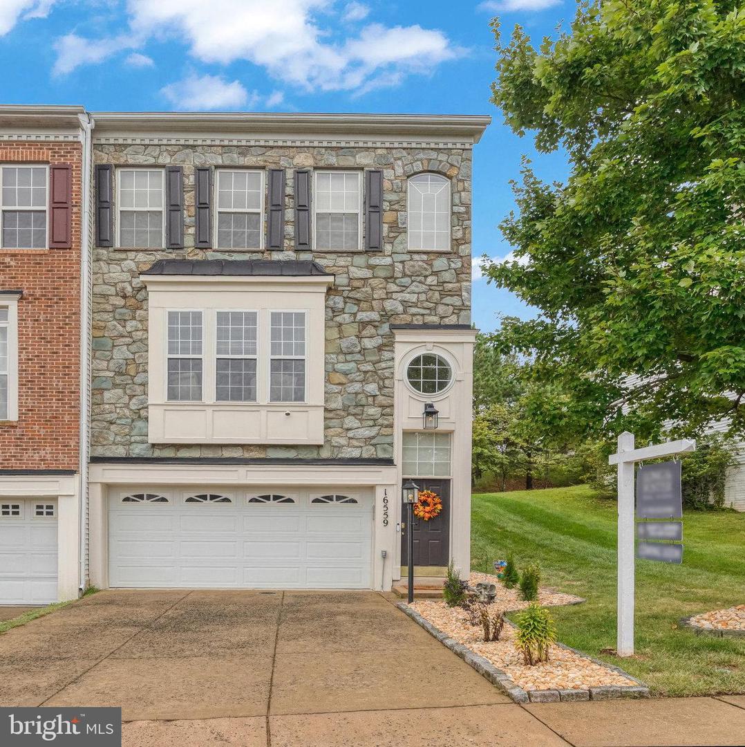 16559 BRAMBLEWOOD LN, WOODBRIDGE, Virginia 22191, 3 Bedrooms Bedrooms, ,3 BathroomsBathrooms,Residential,For sale,16559 BRAMBLEWOOD LN,VAPW2103862 MLS # VAPW2103862