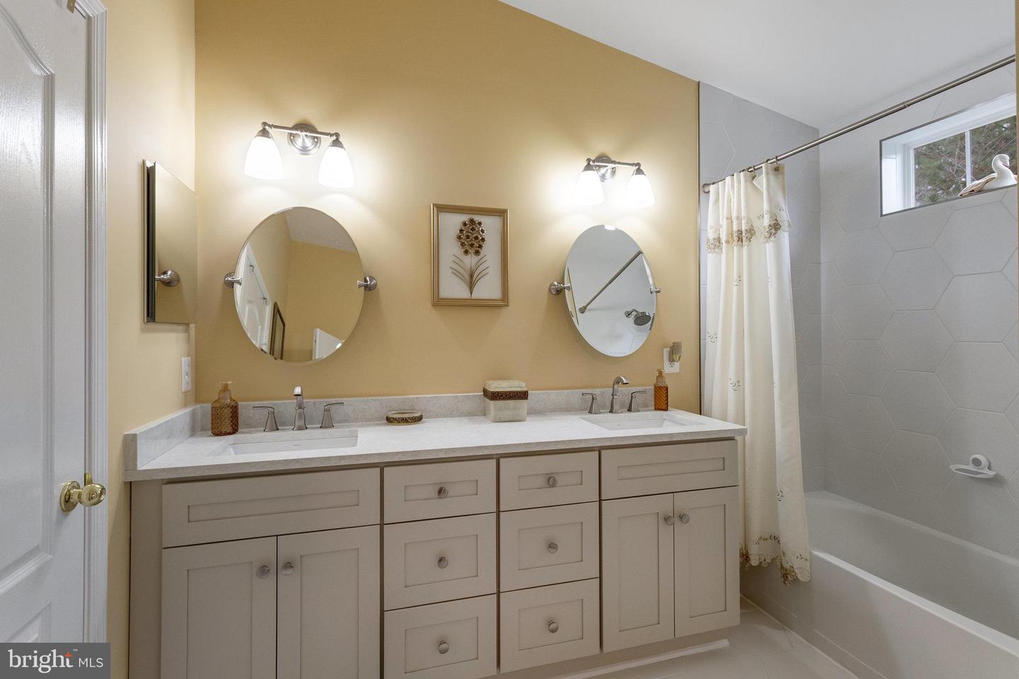 16559 BRAMBLEWOOD LN, WOODBRIDGE, Virginia 22191, 3 Bedrooms Bedrooms, ,3 BathroomsBathrooms,Residential,For sale,16559 BRAMBLEWOOD LN,VAPW2103862 MLS # VAPW2103862