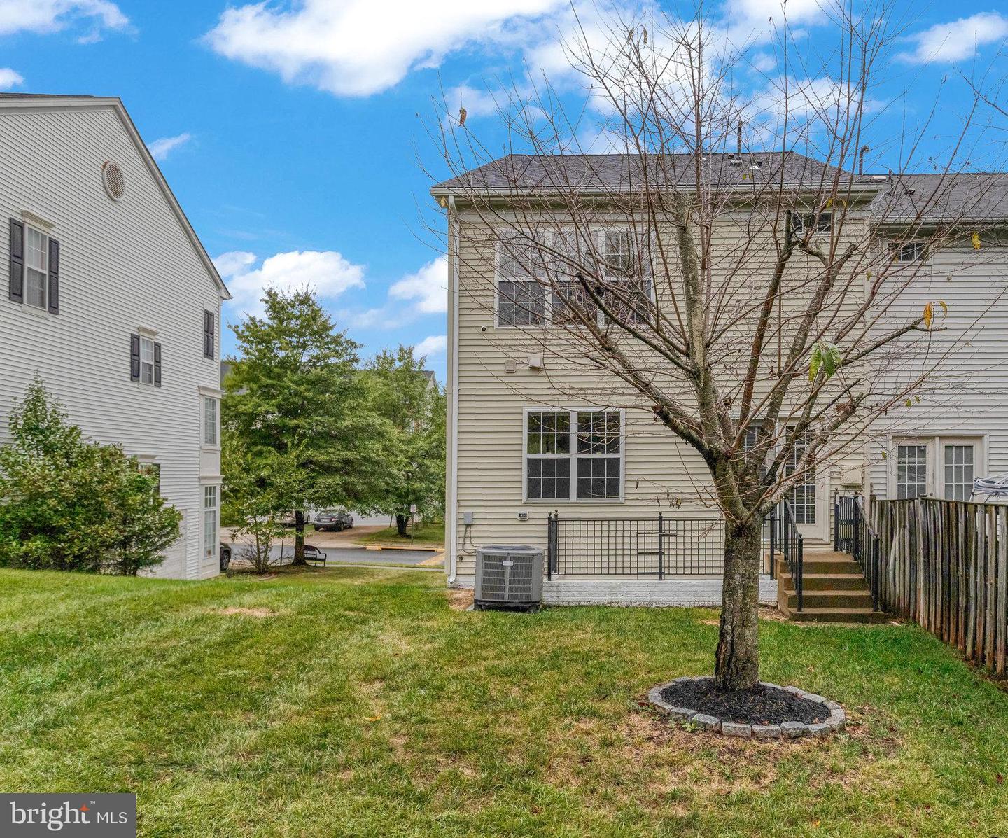 16559 BRAMBLEWOOD LN, WOODBRIDGE, Virginia 22191, 3 Bedrooms Bedrooms, ,3 BathroomsBathrooms,Residential,For sale,16559 BRAMBLEWOOD LN,VAPW2103862 MLS # VAPW2103862