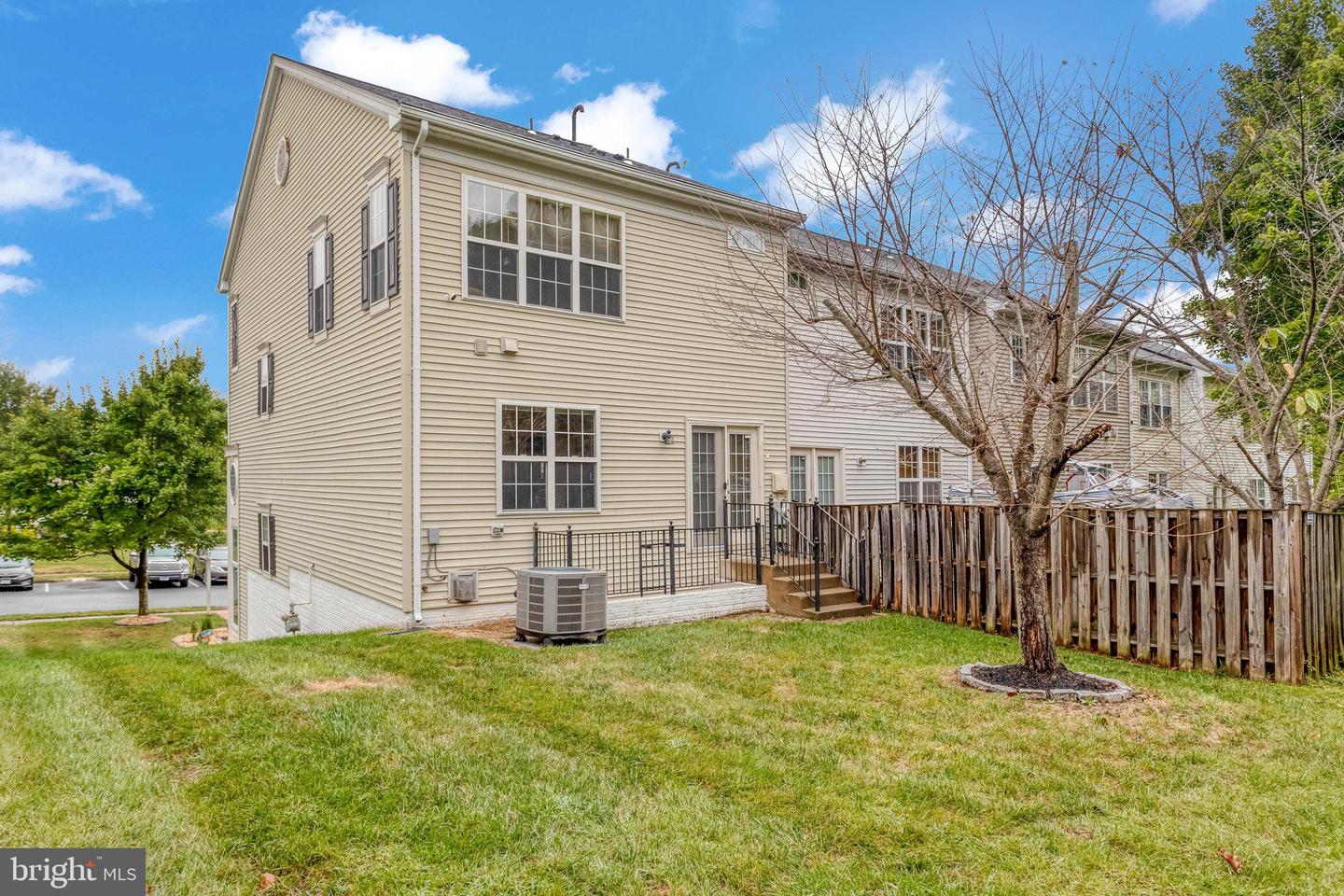 16559 BRAMBLEWOOD LN, WOODBRIDGE, Virginia 22191, 3 Bedrooms Bedrooms, ,3 BathroomsBathrooms,Residential,For sale,16559 BRAMBLEWOOD LN,VAPW2103862 MLS # VAPW2103862