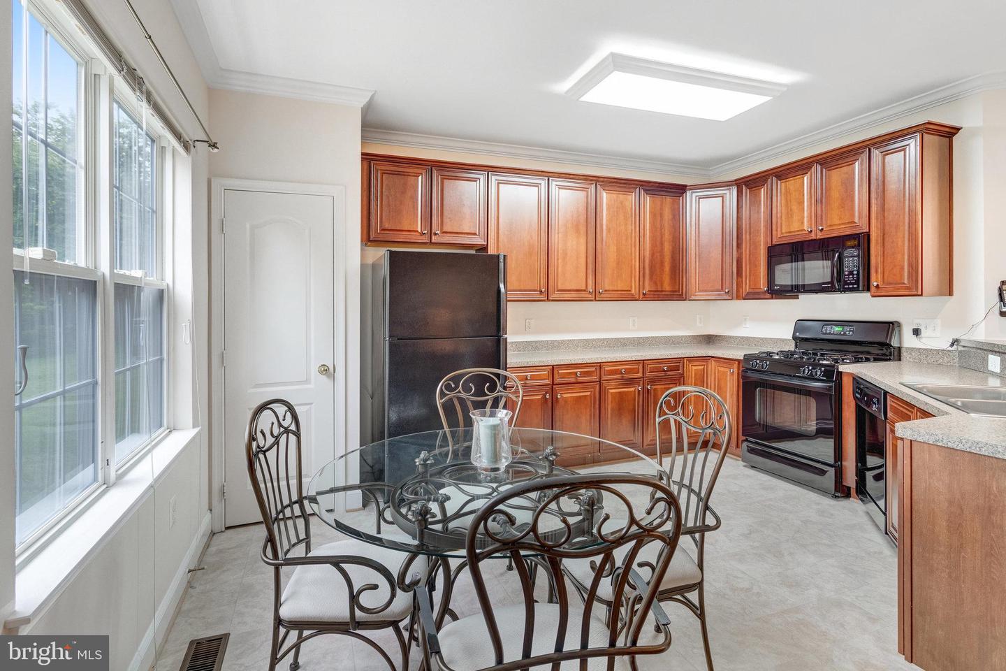 16559 BRAMBLEWOOD LN, WOODBRIDGE, Virginia 22191, 3 Bedrooms Bedrooms, ,3 BathroomsBathrooms,Residential,For sale,16559 BRAMBLEWOOD LN,VAPW2103862 MLS # VAPW2103862
