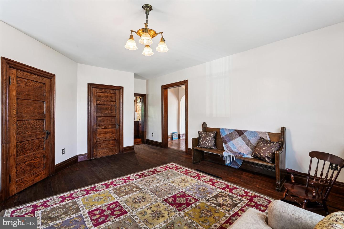 45 E BROAD WAY E, LOVETTSVILLE, Virginia 20180, 4 Bedrooms Bedrooms, 12 Rooms Rooms,2 BathroomsBathrooms,Residential,For sale,45 E BROAD WAY E,VALO2106654 MLS # VALO2106654