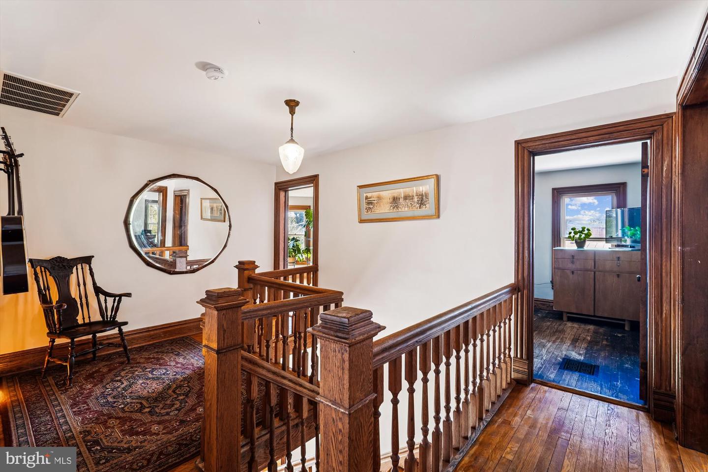 45 E BROAD WAY E, LOVETTSVILLE, Virginia 20180, 4 Bedrooms Bedrooms, 12 Rooms Rooms,2 BathroomsBathrooms,Residential,For sale,45 E BROAD WAY E,VALO2106654 MLS # VALO2106654