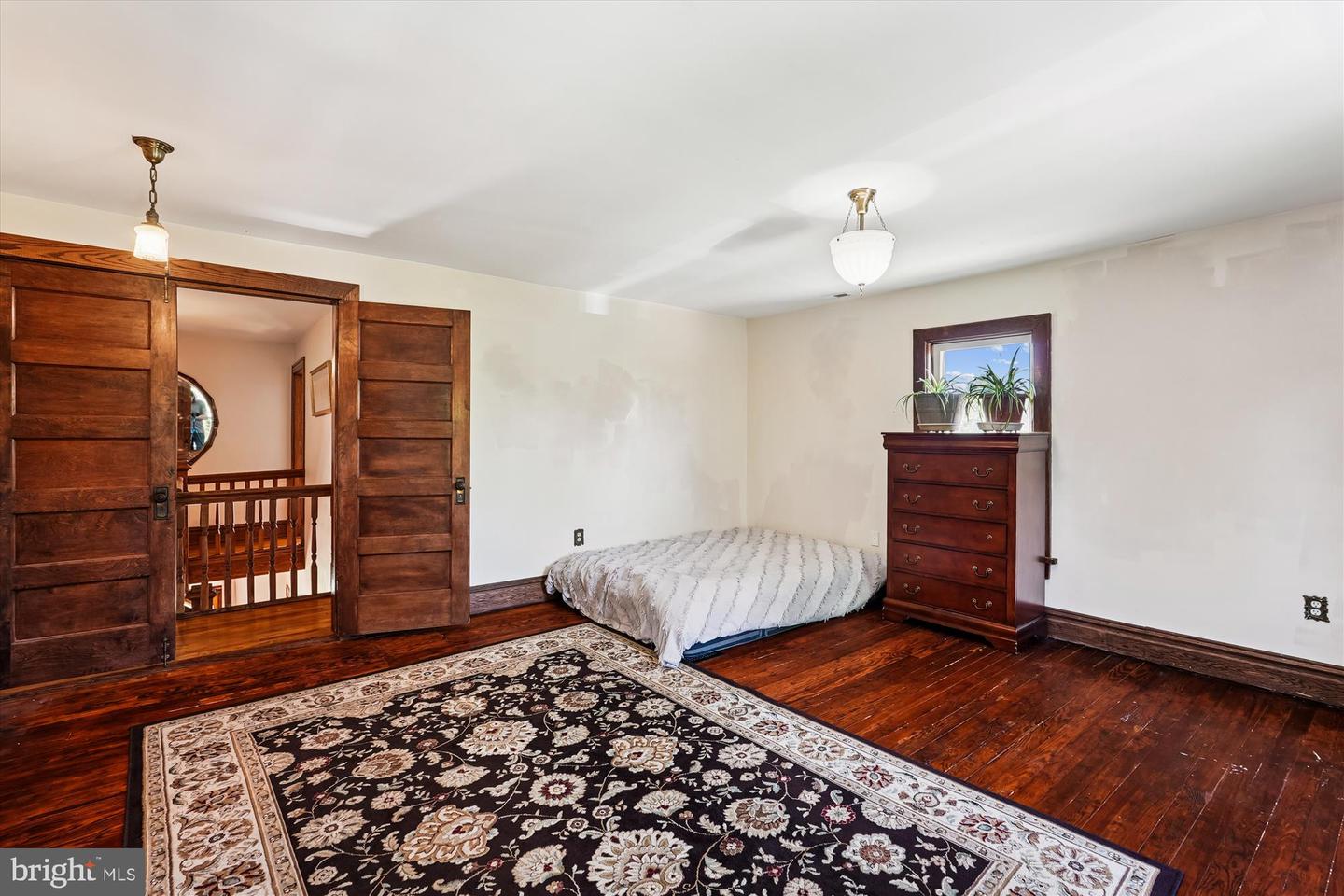 45 E BROAD WAY E, LOVETTSVILLE, Virginia 20180, 4 Bedrooms Bedrooms, 12 Rooms Rooms,2 BathroomsBathrooms,Residential,For sale,45 E BROAD WAY E,VALO2106654 MLS # VALO2106654
