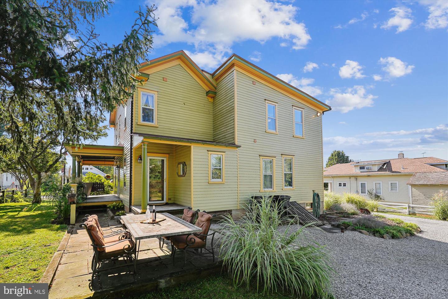 45 E BROAD WAY E, LOVETTSVILLE, Virginia 20180, 4 Bedrooms Bedrooms, 12 Rooms Rooms,2 BathroomsBathrooms,Residential,For sale,45 E BROAD WAY E,VALO2106654 MLS # VALO2106654