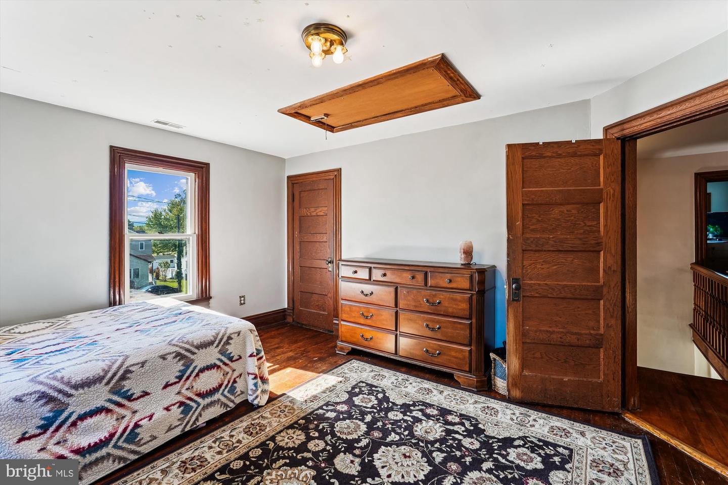 45 E BROAD WAY E, LOVETTSVILLE, Virginia 20180, 4 Bedrooms Bedrooms, 12 Rooms Rooms,2 BathroomsBathrooms,Residential,For sale,45 E BROAD WAY E,VALO2106654 MLS # VALO2106654
