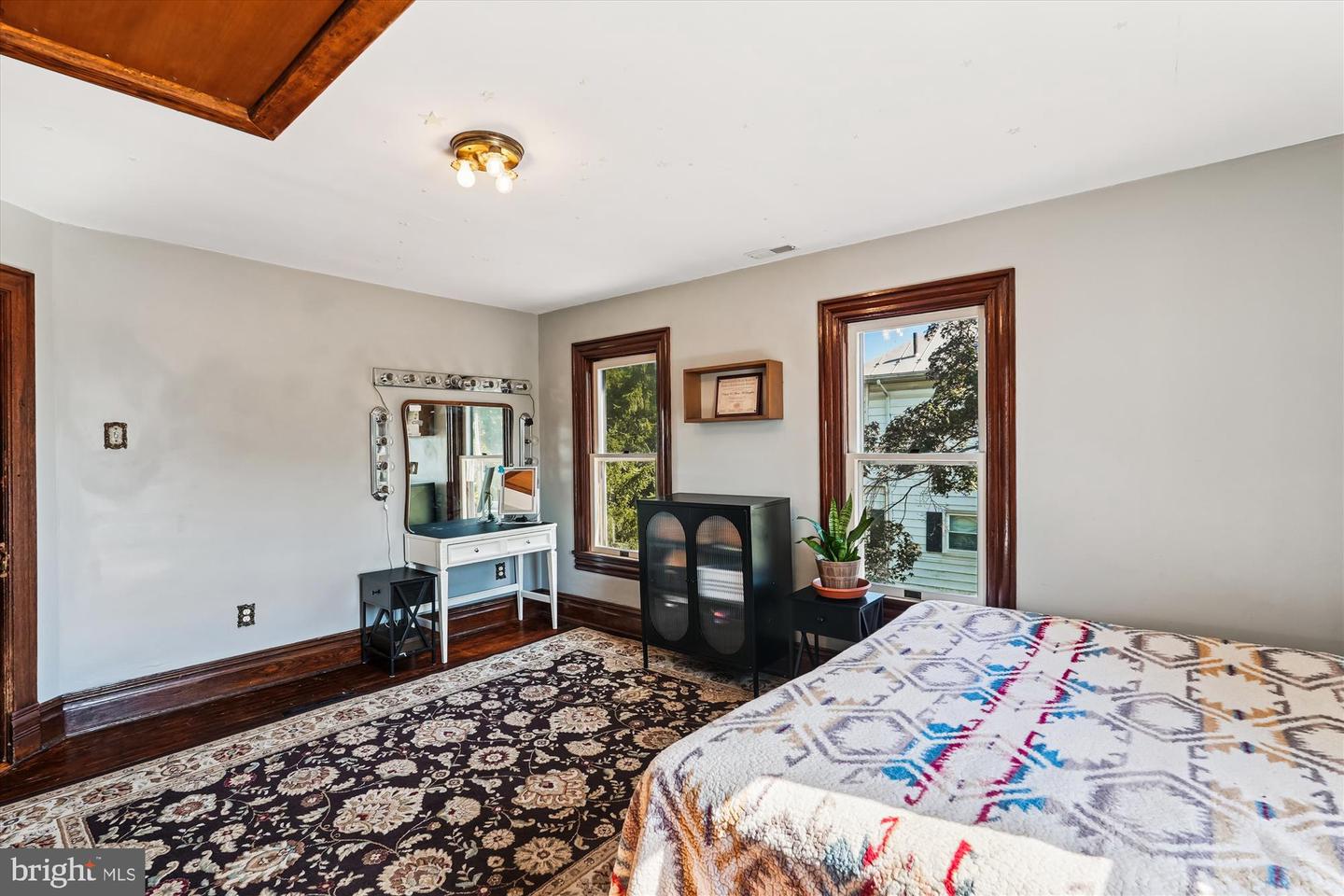 45 E BROAD WAY E, LOVETTSVILLE, Virginia 20180, 4 Bedrooms Bedrooms, 12 Rooms Rooms,2 BathroomsBathrooms,Residential,For sale,45 E BROAD WAY E,VALO2106654 MLS # VALO2106654