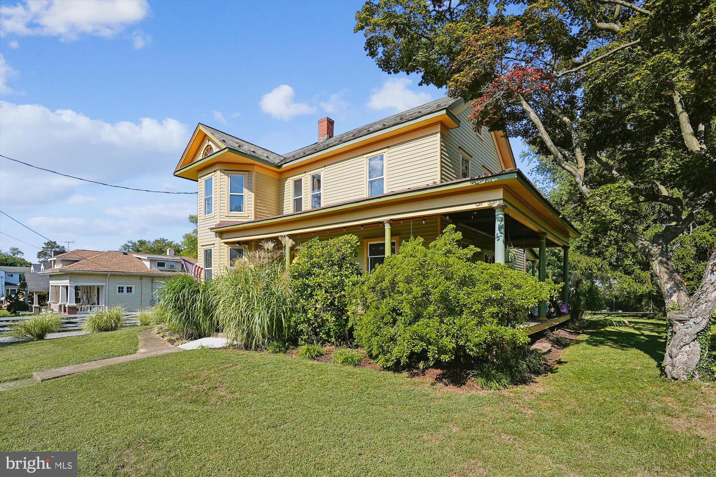 45 E BROAD WAY E, LOVETTSVILLE, Virginia 20180, 4 Bedrooms Bedrooms, 12 Rooms Rooms,2 BathroomsBathrooms,Residential,For sale,45 E BROAD WAY E,VALO2106654 MLS # VALO2106654