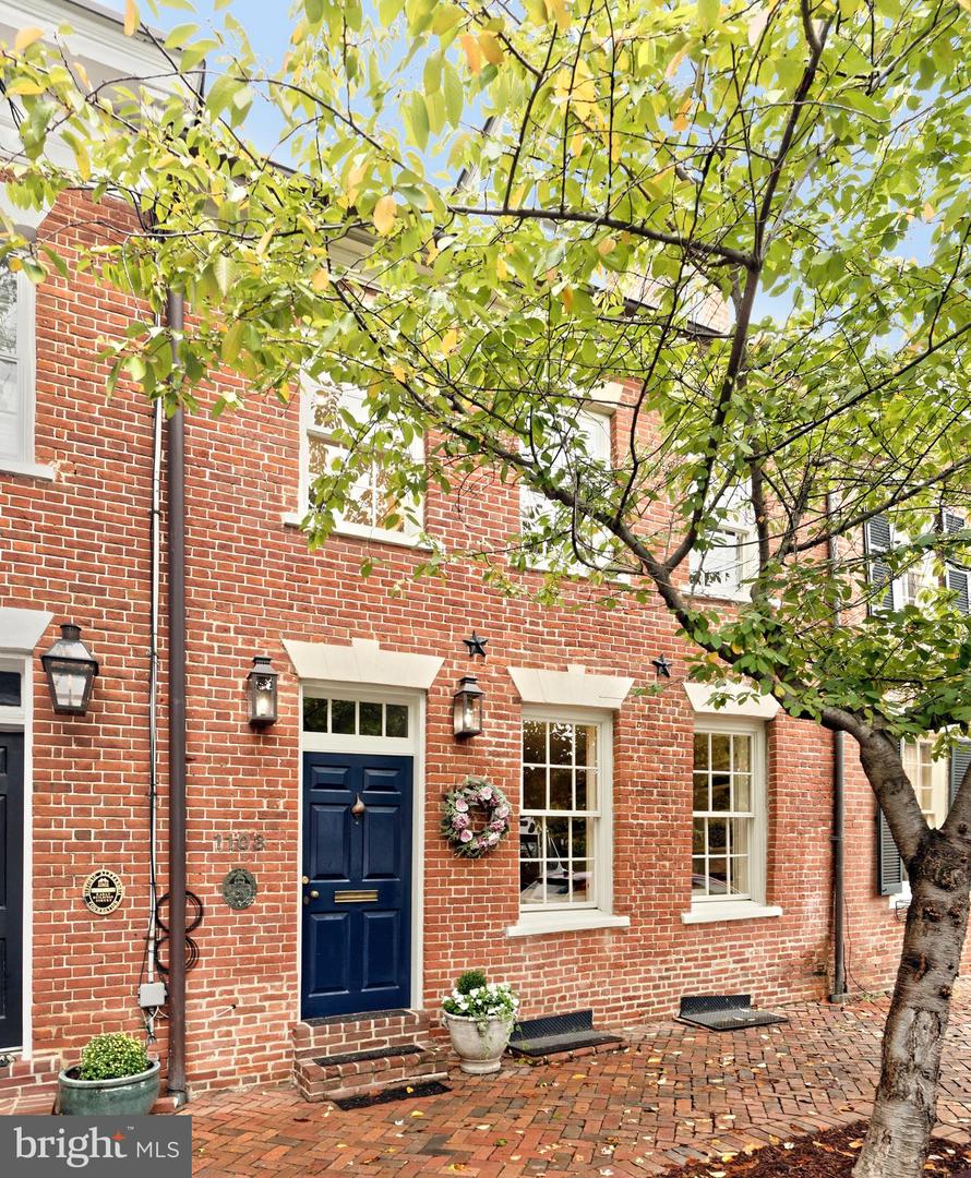 1103 PRINCE ST, ALEXANDRIA, Virginia 22314, 3 Bedrooms Bedrooms, ,2 BathroomsBathrooms,Residential,For sale,1103 PRINCE ST,VAAX2049592 MLS # VAAX2049592