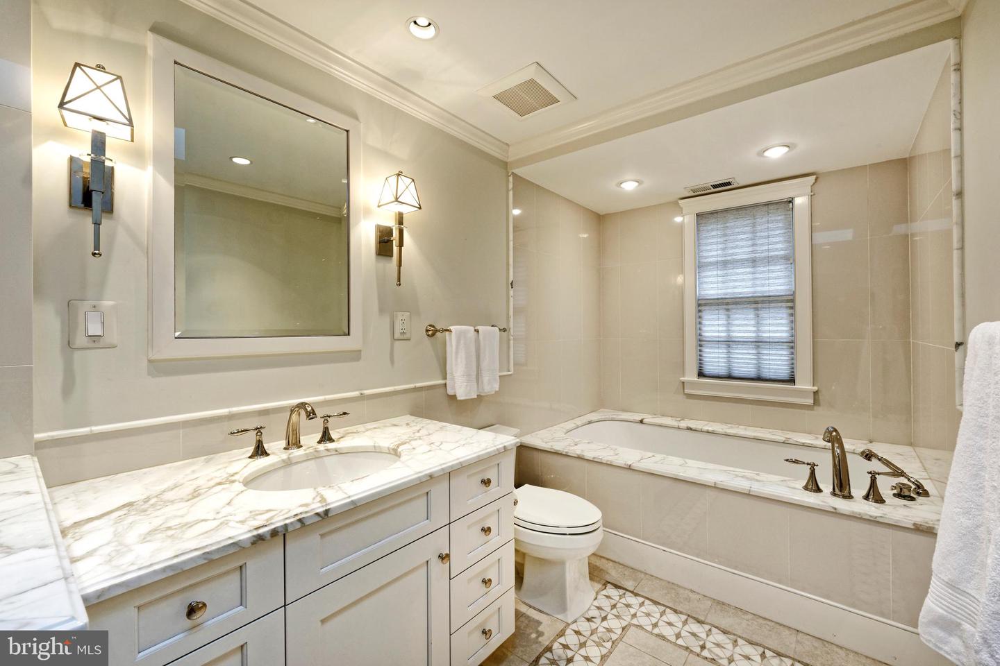 1103 PRINCE ST, ALEXANDRIA, Virginia 22314, 3 Bedrooms Bedrooms, ,2 BathroomsBathrooms,Residential,For sale,1103 PRINCE ST,VAAX2049592 MLS # VAAX2049592