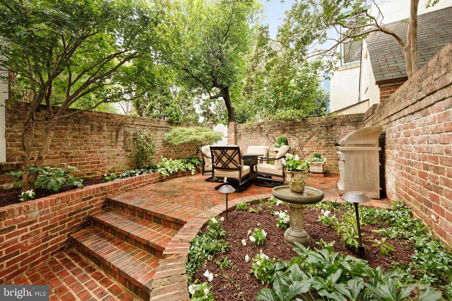 1103 PRINCE ST, ALEXANDRIA, Virginia 22314, 3 Bedrooms Bedrooms, ,2 BathroomsBathrooms,Residential,For sale,1103 PRINCE ST,VAAX2049592 MLS # VAAX2049592