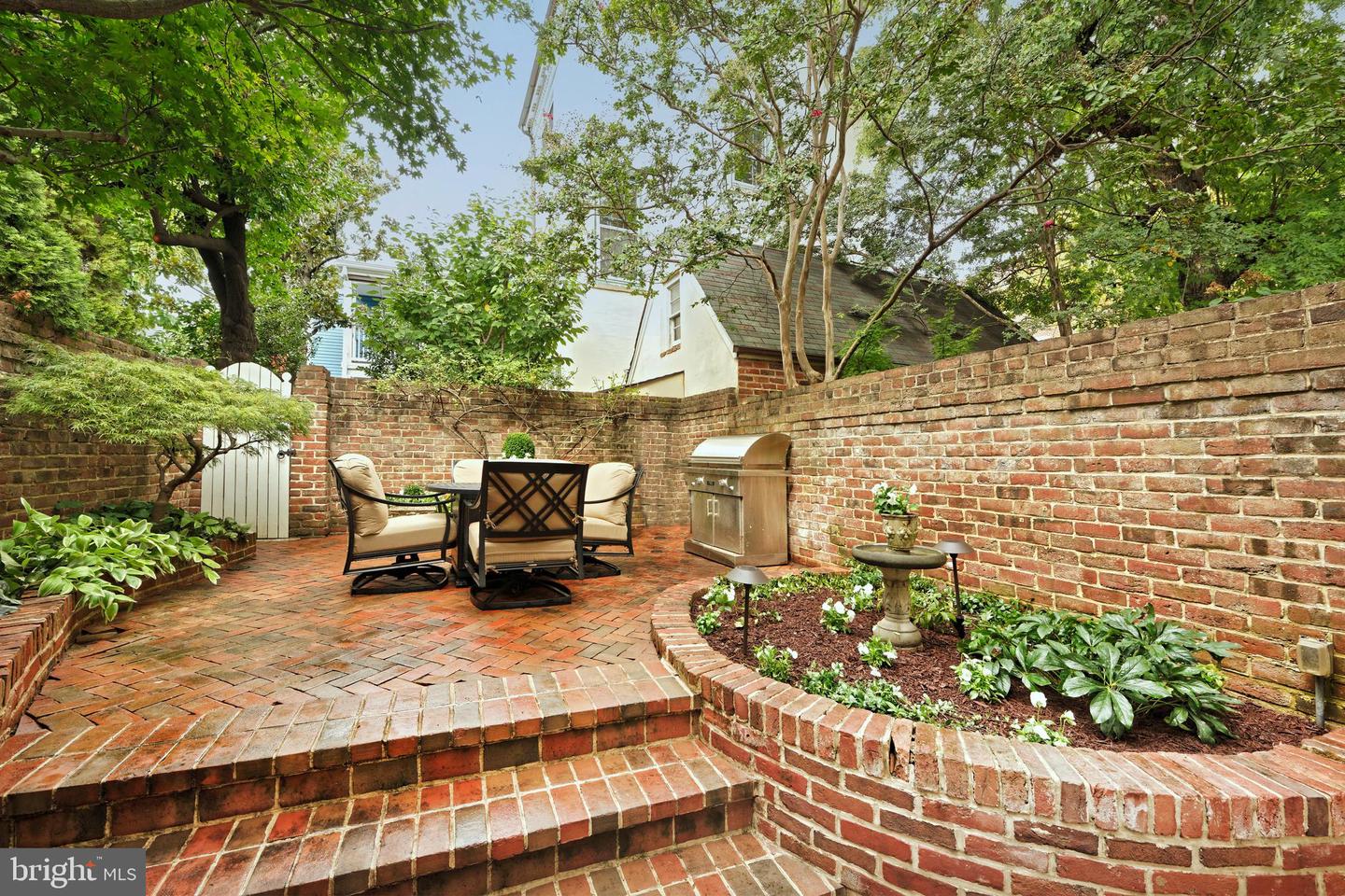 1103 PRINCE ST, ALEXANDRIA, Virginia 22314, 3 Bedrooms Bedrooms, ,2 BathroomsBathrooms,Residential,For sale,1103 PRINCE ST,VAAX2049592 MLS # VAAX2049592