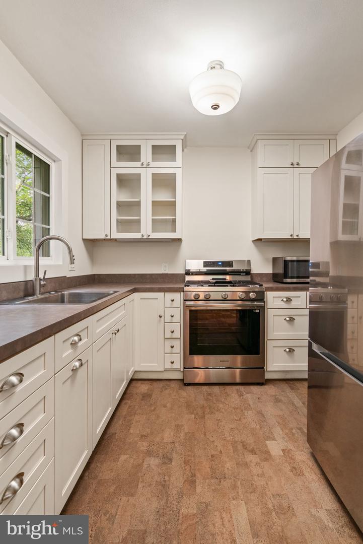 3778 GUNSTON RD, ALEXANDRIA, Virginia 22302, 1 Bedroom Bedrooms, 2 Rooms Rooms,1 BathroomBathrooms,Residential,For sale,3778 GUNSTON RD,VAAX2049594 MLS # VAAX2049594 3778 GUNSTON RD, ALEXANDRIA, Virginia 22302, 1 Bedroom Bedrooms, 2 Rooms Rooms,1 BathroomBathrooms,Residential,For sale,3778 GUNSTON RD,VAAX2049594 MLS # VAAX2049594