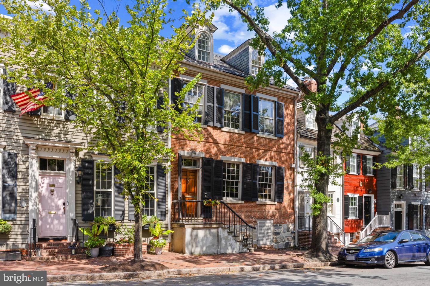 521 DUKE ST, ALEXANDRIA, Virginia 22314, 4 Bedrooms Bedrooms, ,3 BathroomsBathrooms,Residential,For sale,521 DUKE ST,VAAX2049632 MLS # VAAX2049632