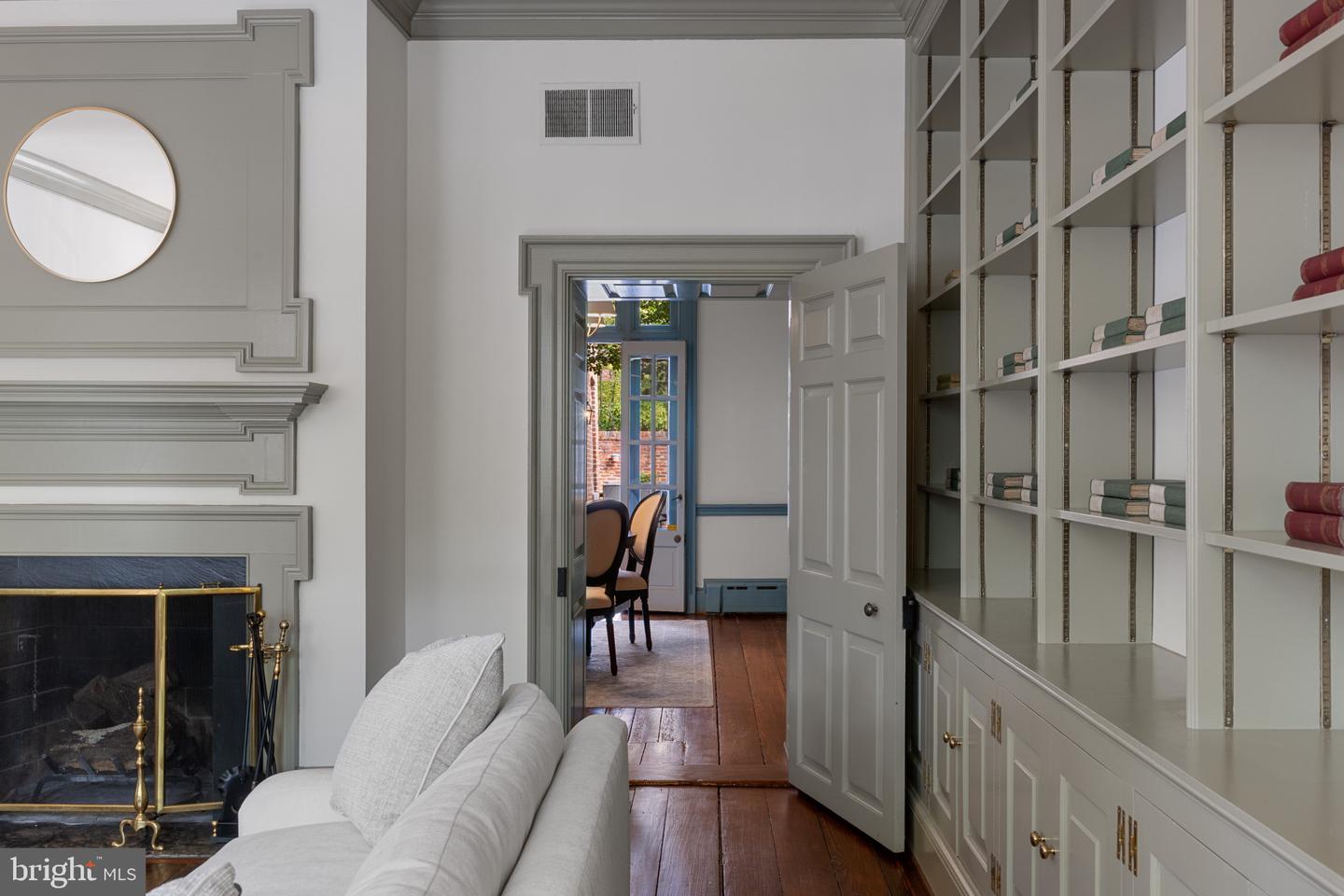 521 DUKE ST, ALEXANDRIA, Virginia 22314, 4 Bedrooms Bedrooms, ,3 BathroomsBathrooms,Residential,For sale,521 DUKE ST,VAAX2049632 MLS # VAAX2049632