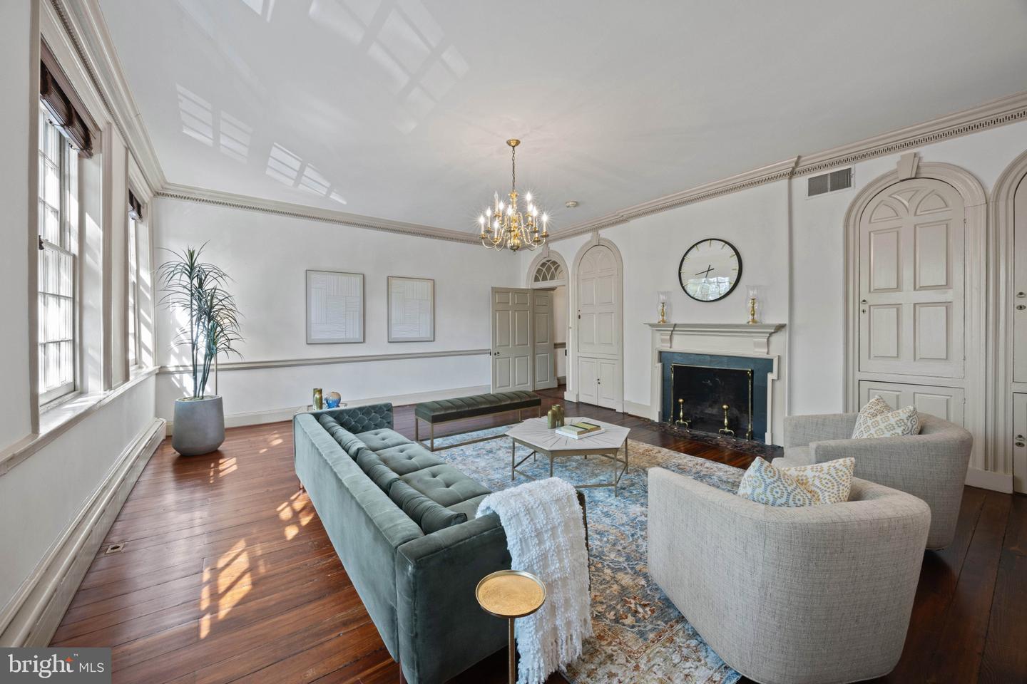 521 DUKE ST, ALEXANDRIA, Virginia 22314, 4 Bedrooms Bedrooms, ,3 BathroomsBathrooms,Residential,For sale,521 DUKE ST,VAAX2049632 MLS # VAAX2049632