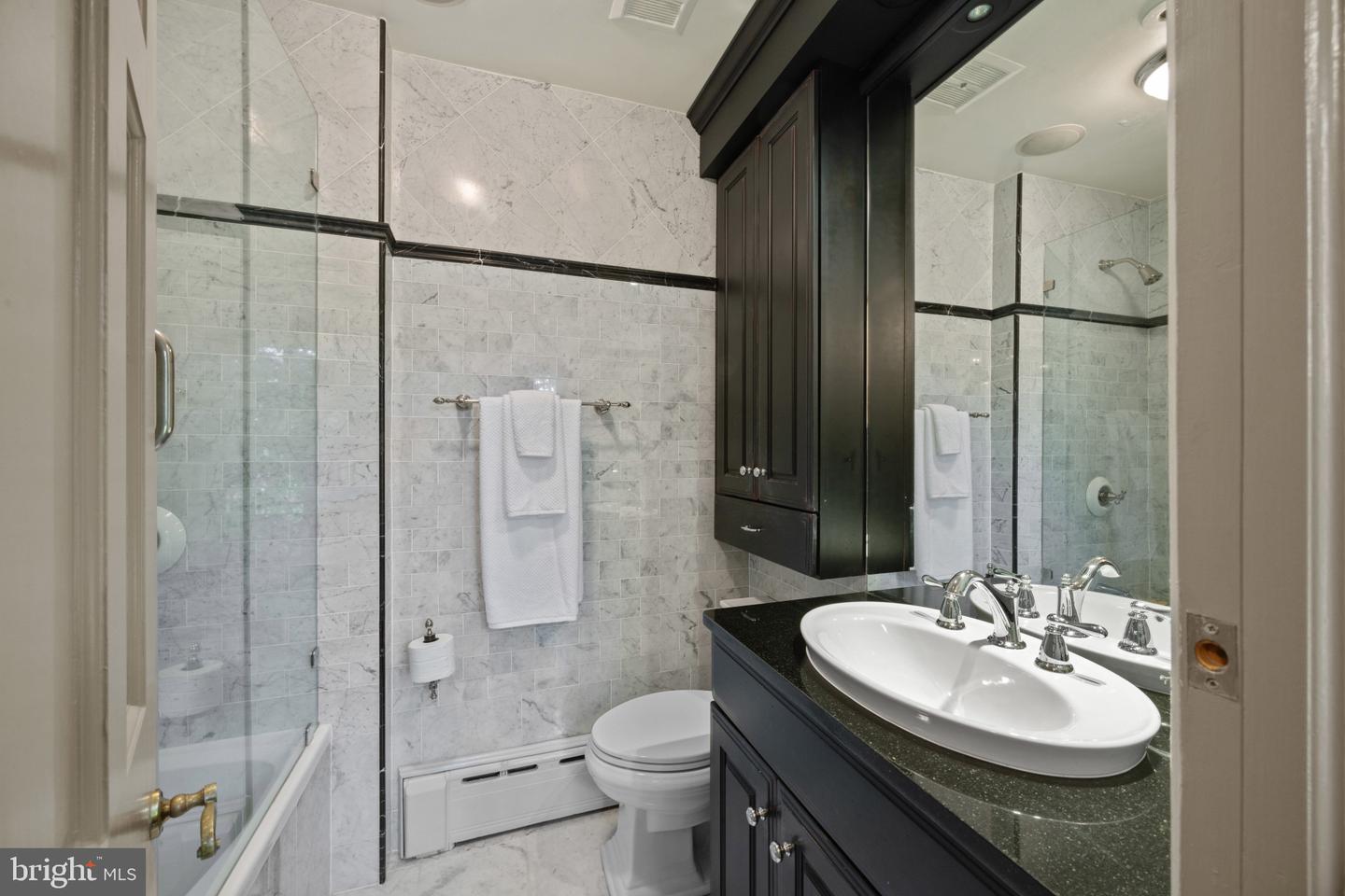 521 DUKE ST, ALEXANDRIA, Virginia 22314, 4 Bedrooms Bedrooms, ,3 BathroomsBathrooms,Residential,For sale,521 DUKE ST,VAAX2049632 MLS # VAAX2049632