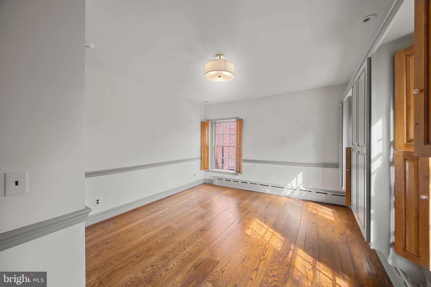 521 DUKE ST, ALEXANDRIA, Virginia 22314, 4 Bedrooms Bedrooms, ,3 BathroomsBathrooms,Residential,For sale,521 DUKE ST,VAAX2049632 MLS # VAAX2049632