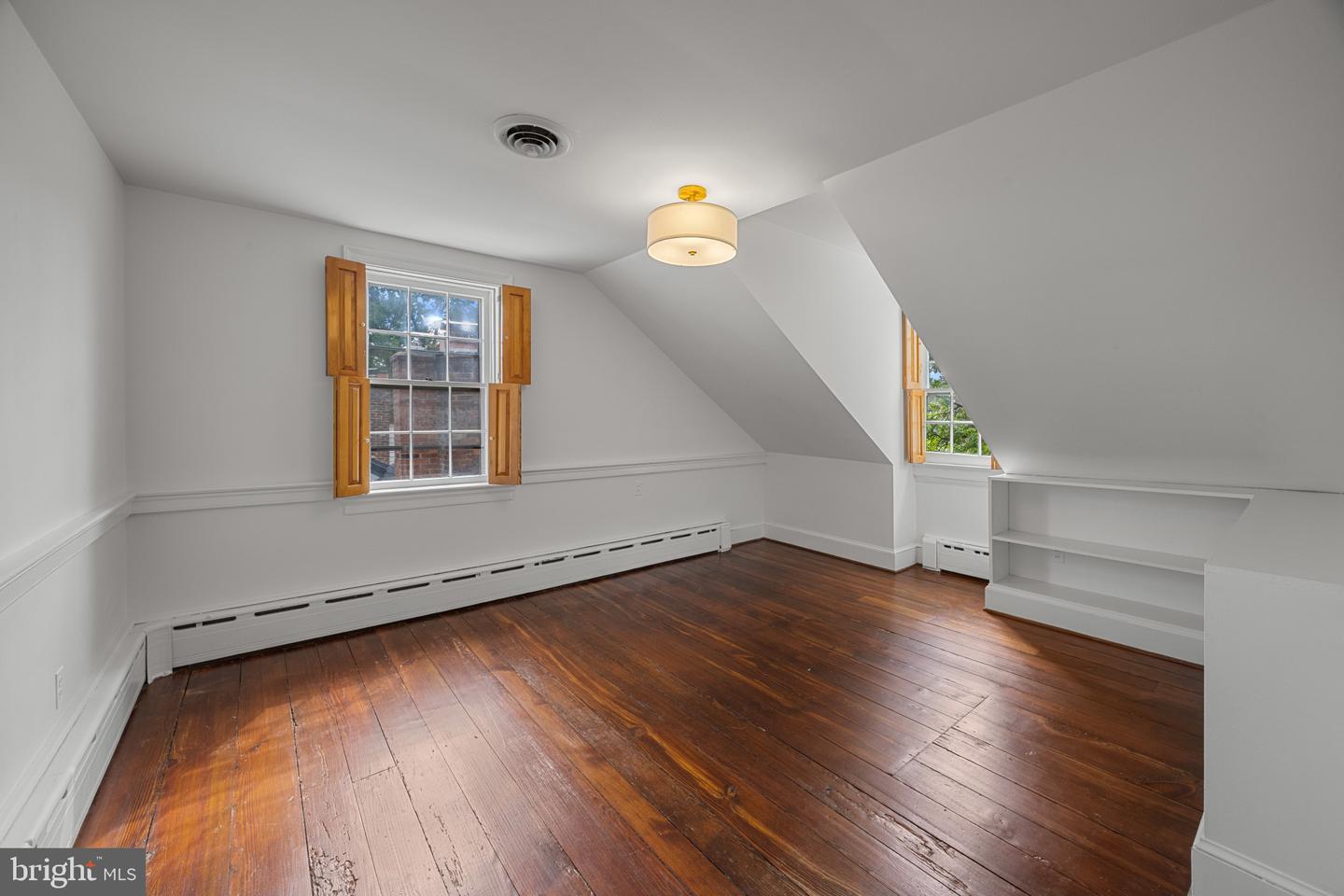 521 DUKE ST, ALEXANDRIA, Virginia 22314, 4 Bedrooms Bedrooms, ,3 BathroomsBathrooms,Residential,For sale,521 DUKE ST,VAAX2049632 MLS # VAAX2049632