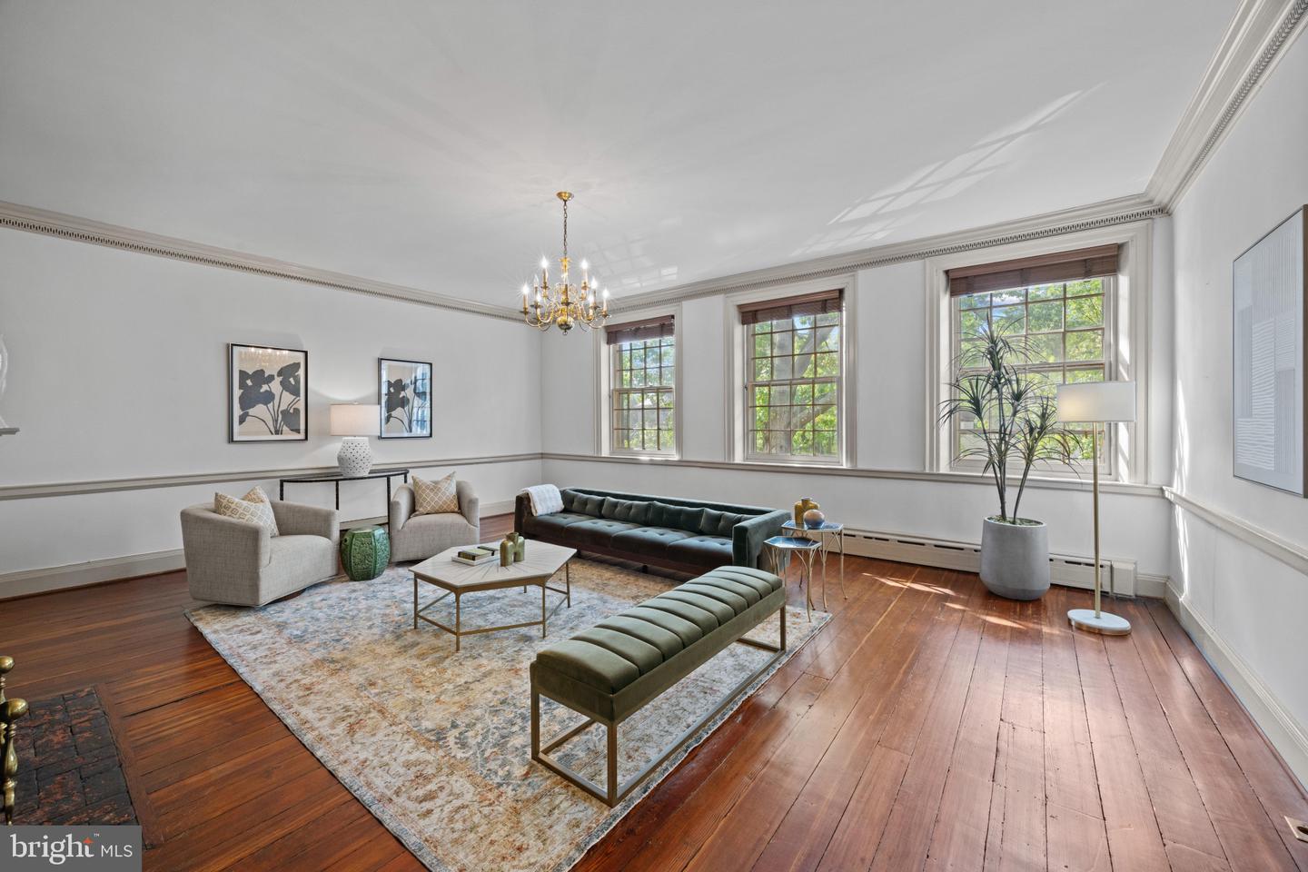 521 DUKE ST, ALEXANDRIA, Virginia 22314, 4 Bedrooms Bedrooms, ,3 BathroomsBathrooms,Residential,For sale,521 DUKE ST,VAAX2049632 MLS # VAAX2049632