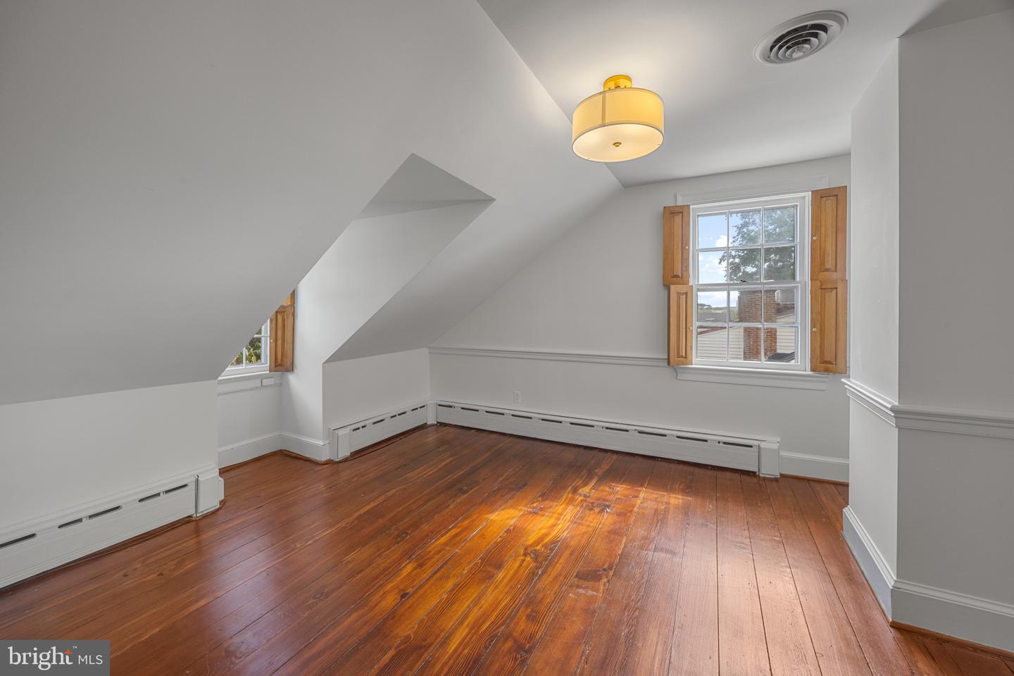 521 DUKE ST, ALEXANDRIA, Virginia 22314, 4 Bedrooms Bedrooms, ,3 BathroomsBathrooms,Residential,For sale,521 DUKE ST,VAAX2049632 MLS # VAAX2049632