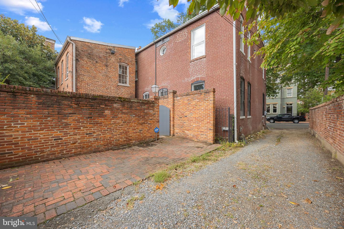 521 DUKE ST, ALEXANDRIA, Virginia 22314, 4 Bedrooms Bedrooms, ,3 BathroomsBathrooms,Residential,For sale,521 DUKE ST,VAAX2049632 MLS # VAAX2049632