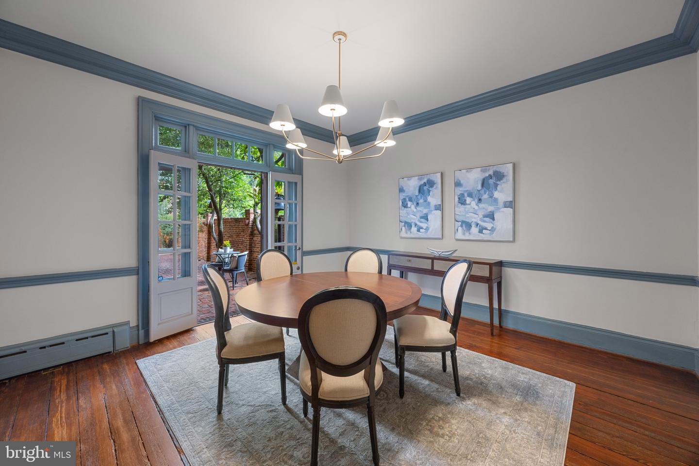 521 DUKE ST, ALEXANDRIA, Virginia 22314, 4 Bedrooms Bedrooms, ,3 BathroomsBathrooms,Residential,For sale,521 DUKE ST,VAAX2049632 MLS # VAAX2049632