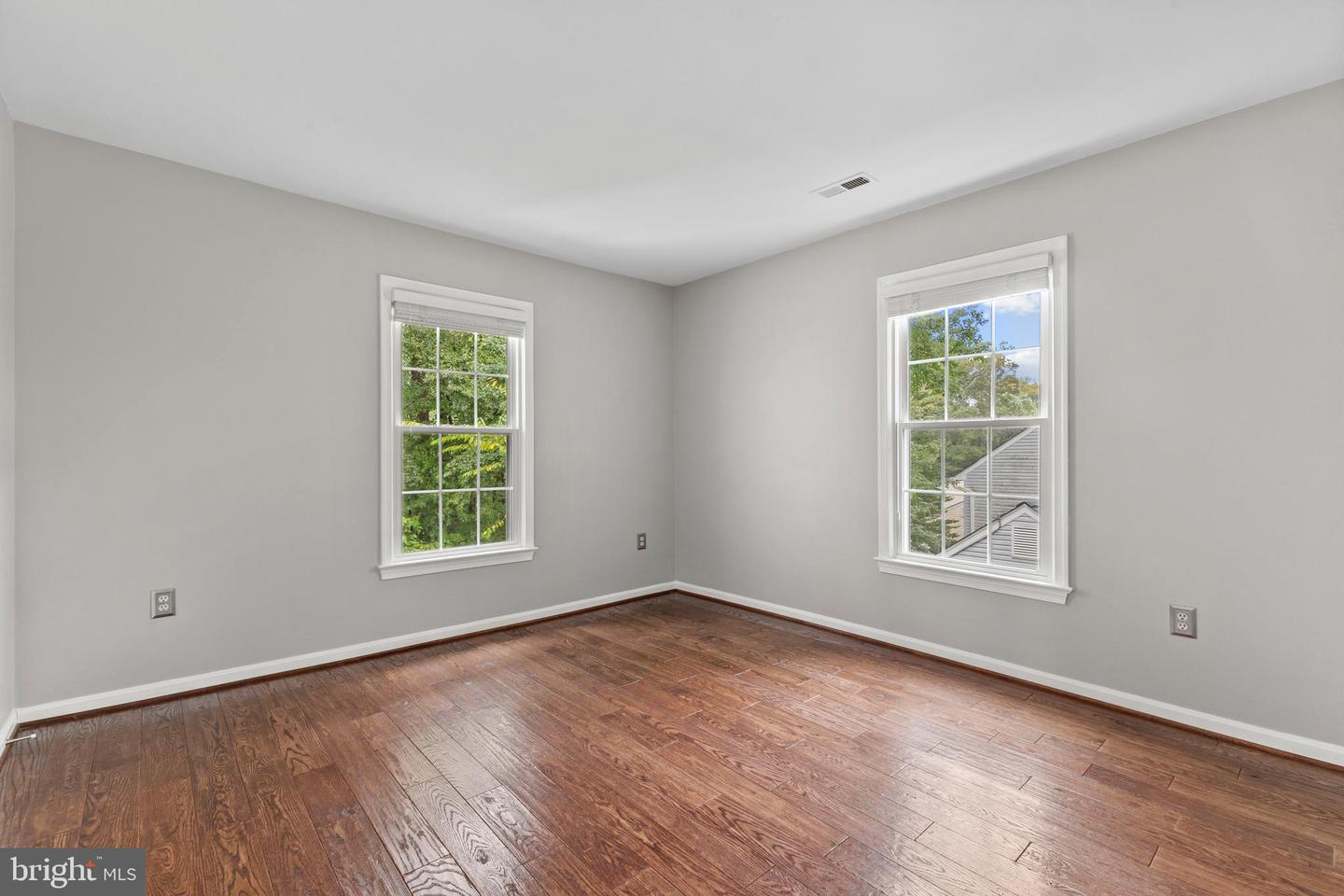 7753 NORTHEDGE CT, SPRINGFIELD, Virginia 22153, 3 Bedrooms Bedrooms, ,2 BathroomsBathrooms,Residential,For sale,7753 NORTHEDGE CT,VAFX2267200 MLS # VAFX2267200