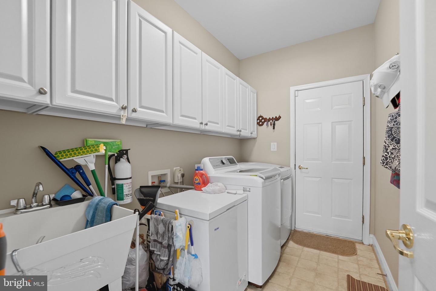 6135 FERRIER CT, GAINESVILLE, Virginia 20155, 4 Bedrooms Bedrooms, 19 Rooms Rooms,3 BathroomsBathrooms,Residential,For sale,6135 FERRIER CT,VAPW2103978 MLS # VAPW2103978