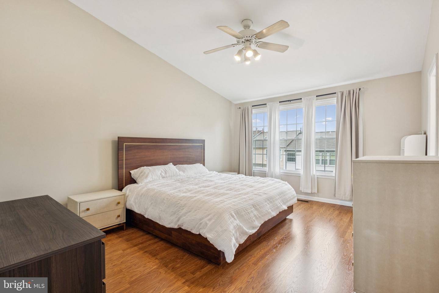 6152 BRAELEIGH LN, ALEXANDRIA, Virginia 22315, 2 Bedrooms Bedrooms, ,2 BathroomsBathrooms,Residential,For sale,6152 BRAELEIGH LN,VAFX2267366 MLS # VAFX2267366