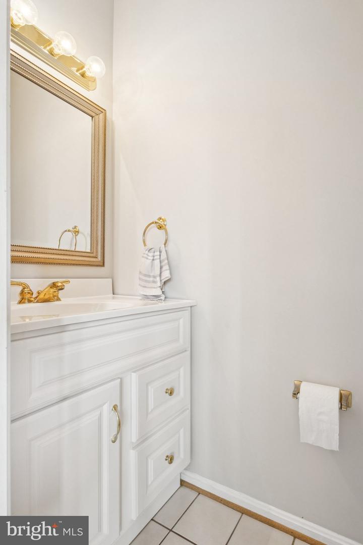 6152 BRAELEIGH LN, ALEXANDRIA, Virginia 22315, 2 Bedrooms Bedrooms, ,2 BathroomsBathrooms,Residential,For sale,6152 BRAELEIGH LN,VAFX2267366 MLS # VAFX2267366