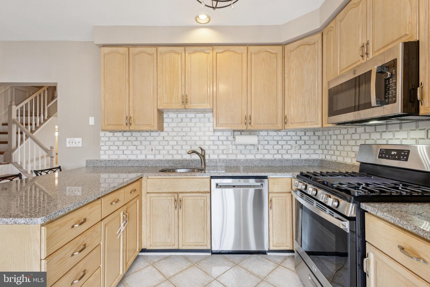 6152 BRAELEIGH LN, ALEXANDRIA, Virginia 22315, 2 Bedrooms Bedrooms, ,2 BathroomsBathrooms,Residential,For sale,6152 BRAELEIGH LN,VAFX2267366 MLS # VAFX2267366
