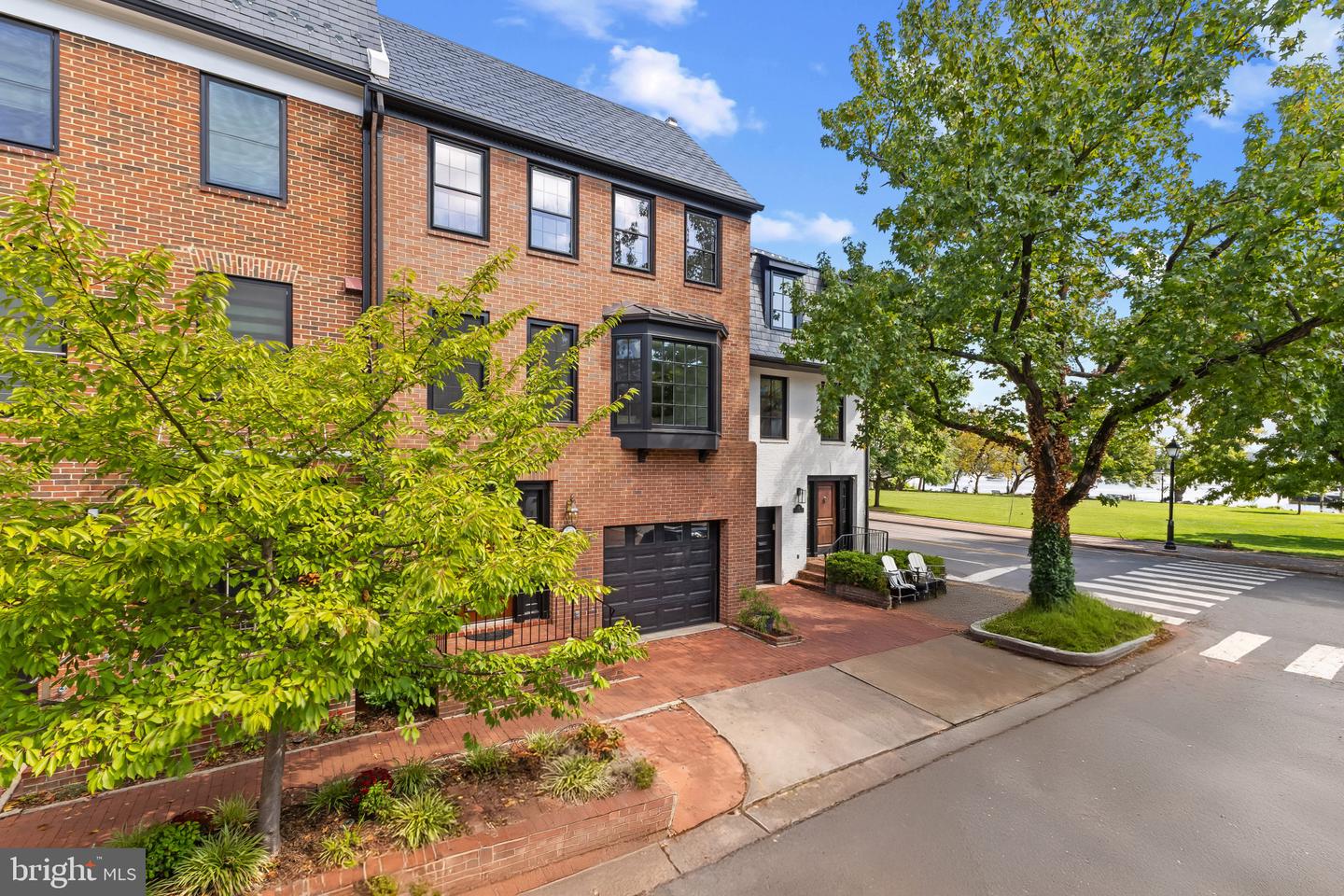 103 QUEEN ST, ALEXANDRIA, Virginia 22314, 4 Bedrooms Bedrooms, ,3 BathroomsBathrooms,Residential,For sale,103 QUEEN ST,VAAX2049690 MLS # VAAX2049690