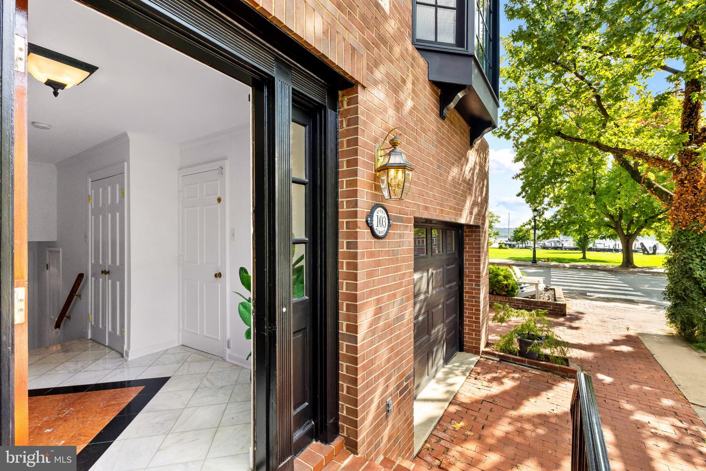 103 QUEEN ST, ALEXANDRIA, Virginia 22314, 4 Bedrooms Bedrooms, ,3 BathroomsBathrooms,Residential,For sale,103 QUEEN ST,VAAX2049690 MLS # VAAX2049690